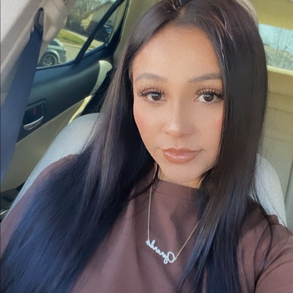 Meet your Posher, Isabel - Picture 1 of 1